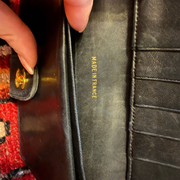 CHANEL vintage Dark Blue Quilted portfuille style wallet with kiss lock - Picture 5 of 7